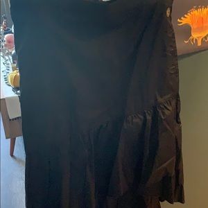 Black high low skirt with pockets
